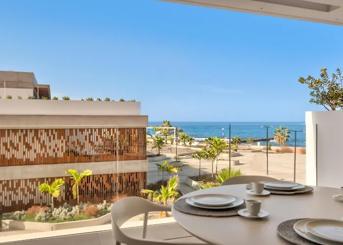 Infinity 1-2 Luxe Partial Sea View 2b Ferienhaus *