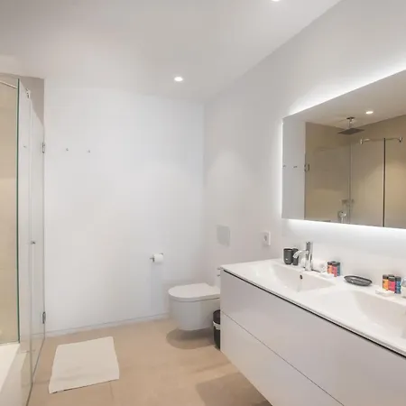 Semesterbostad Infinity 1-2 Luxe Partial Sea View 2b