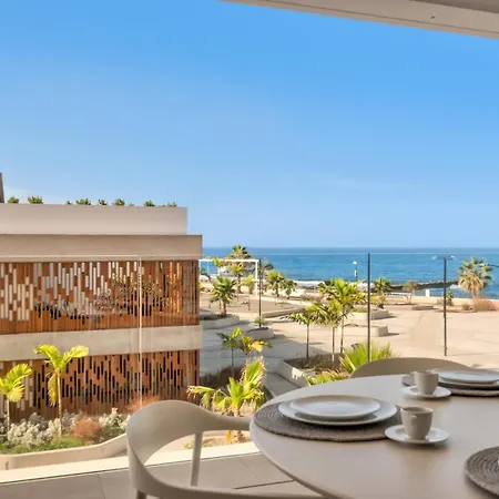 Infinity 1-2 Luxe Partial Sea View 2b Semesterbostad *